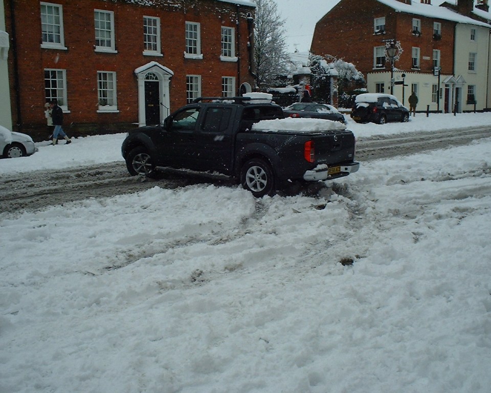 Snow in Farnham Castle Street